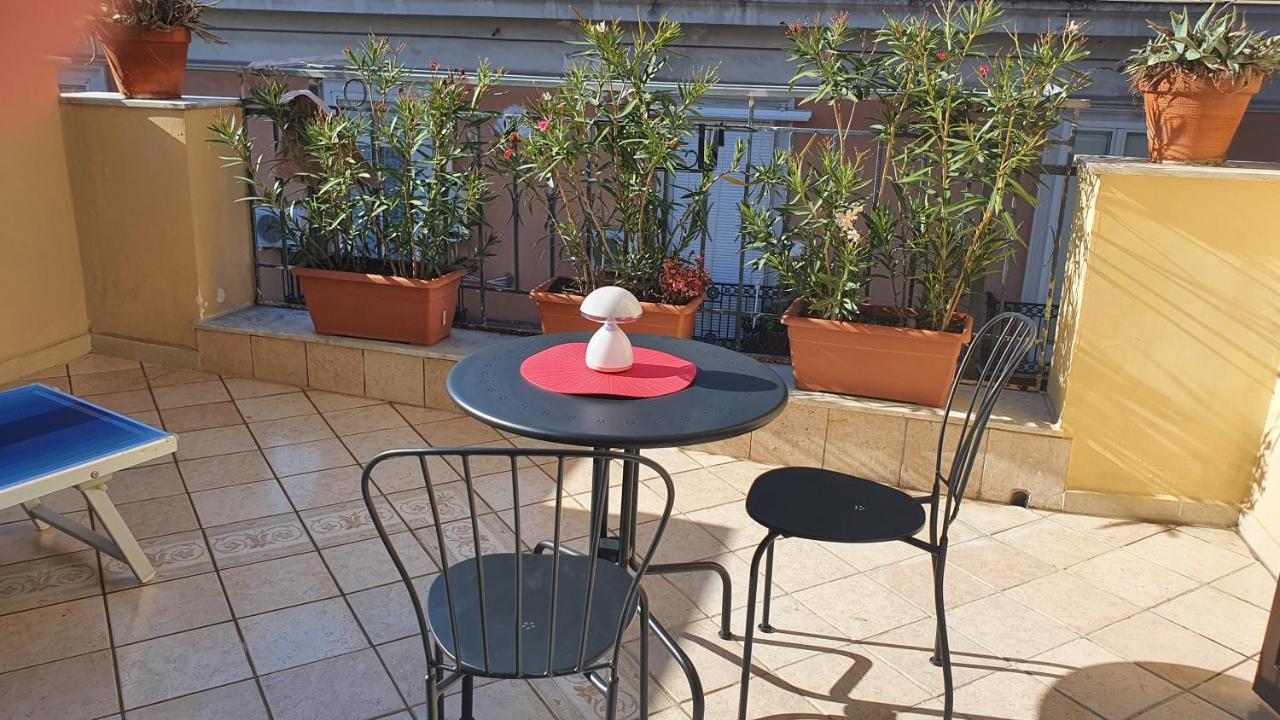 Gli Appartamenti Del Duca Di Miroballo Naples Exterior photo