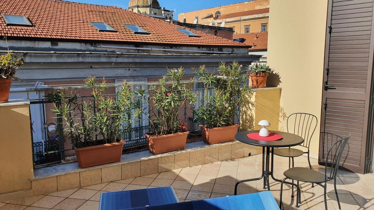 Gli Appartamenti Del Duca Di Miroballo Naples Exterior photo